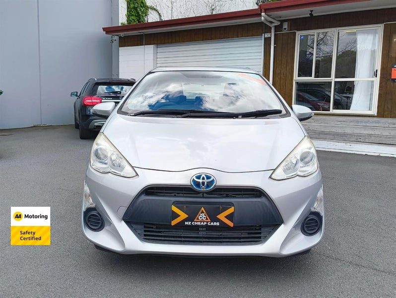 2015 Toyota Aqua Facelift Hybrid, photo 2