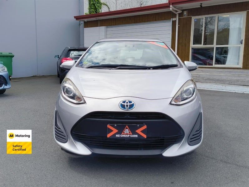 2019 Toyota Aqua New Shape Hybrid, photo 2
