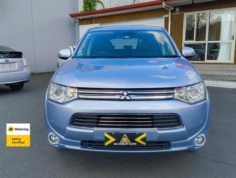 2013 Mitsubishi Outlander PHEV, photo 2
