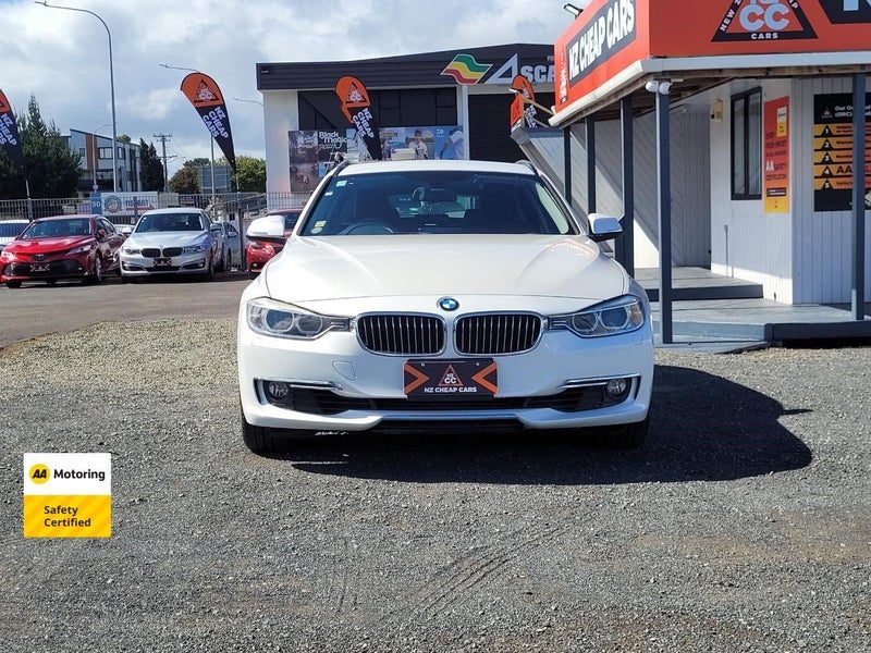 2013 BMW 320i, photo 2