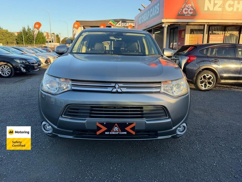 2013 Mitsubishi Outlander PHEV, photo 2