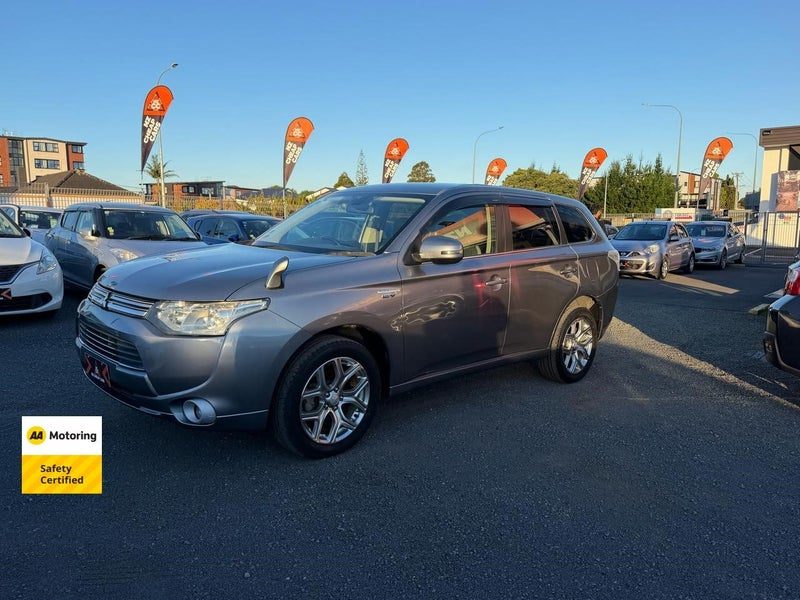 2013 Mitsubishi Outlander PHEV, photo 3
