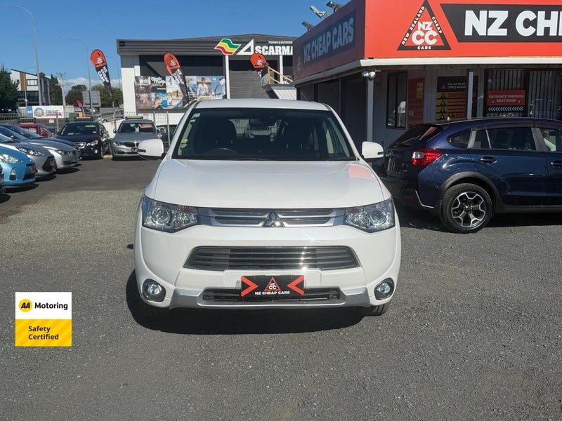2014 Mitsubishi Outlander PHEV, photo 2