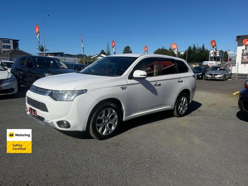 2014 Mitsubishi Outlander PHEV, photo 3