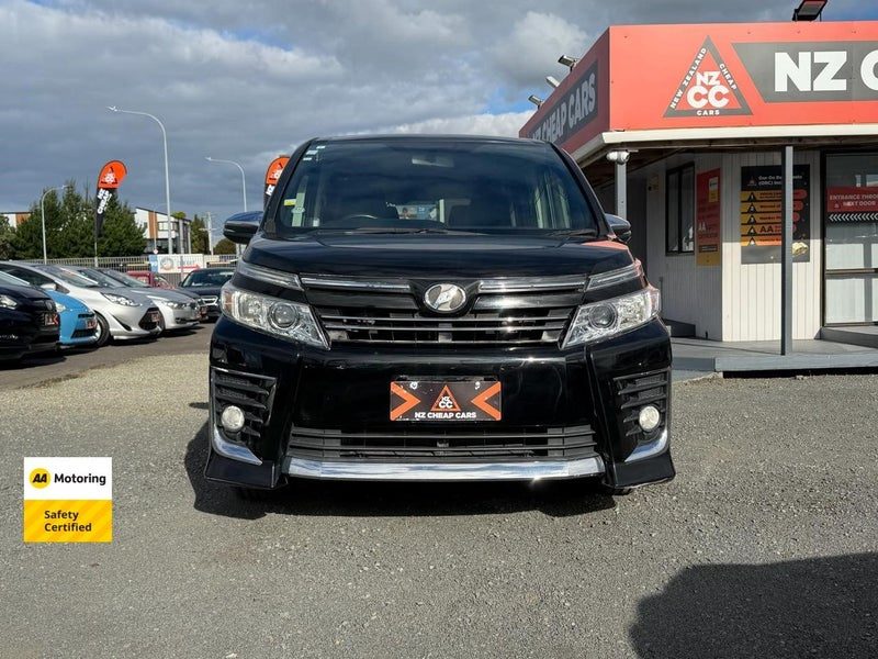 2015 Toyota Voxy 7 Seats, photo 2