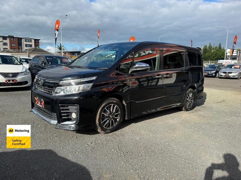 2015 Toyota Voxy 7 Seats, photo 3