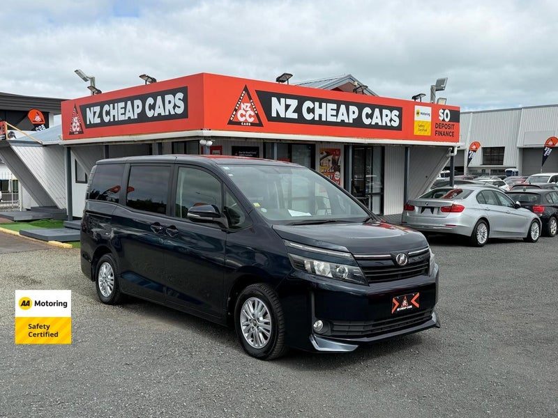 2014 Toyota Voxy 8 seats