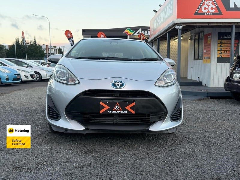 2019 Toyota Aqua New Shape Hybrid, photo 2