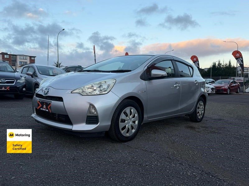 2013 Toyota Aqua HYBRID, photo 3