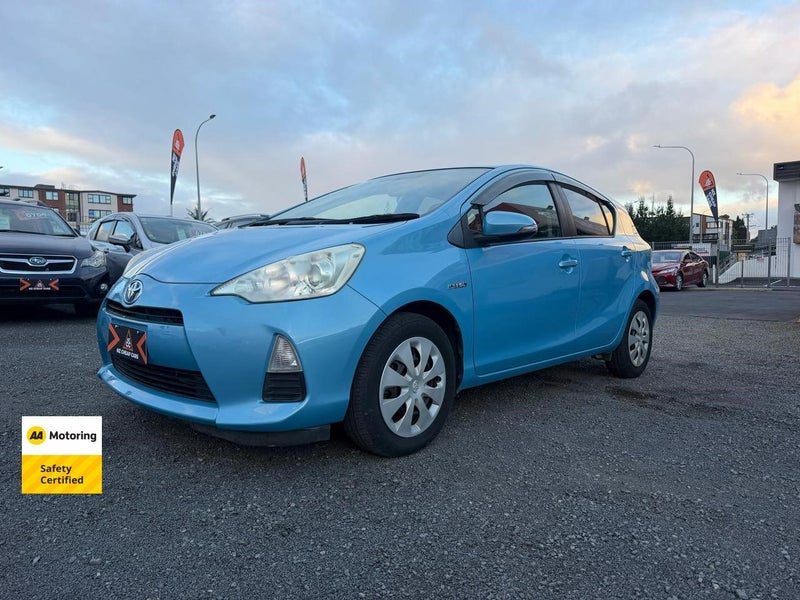 2013 Toyota Aqua HYBRID, photo 3