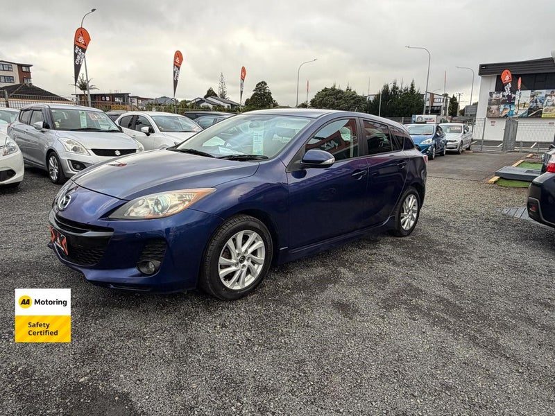 2012 Mazda Axela, photo 3