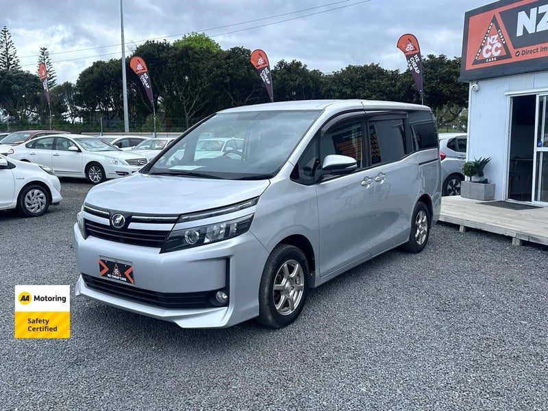 2014 Toyota Voxy 7 Seats, photo 3