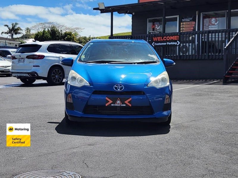 2013 Toyota Aqua HYBRID, photo 2