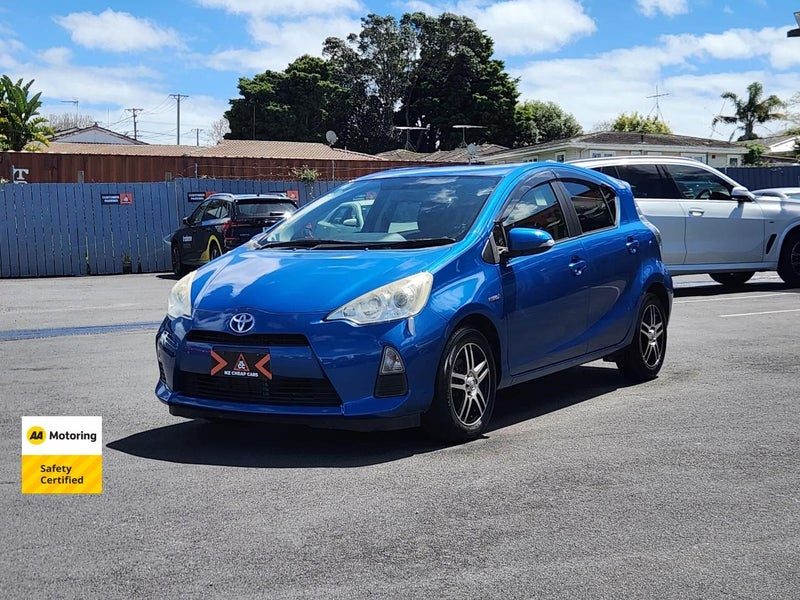 2013 Toyota Aqua HYBRID, photo 3