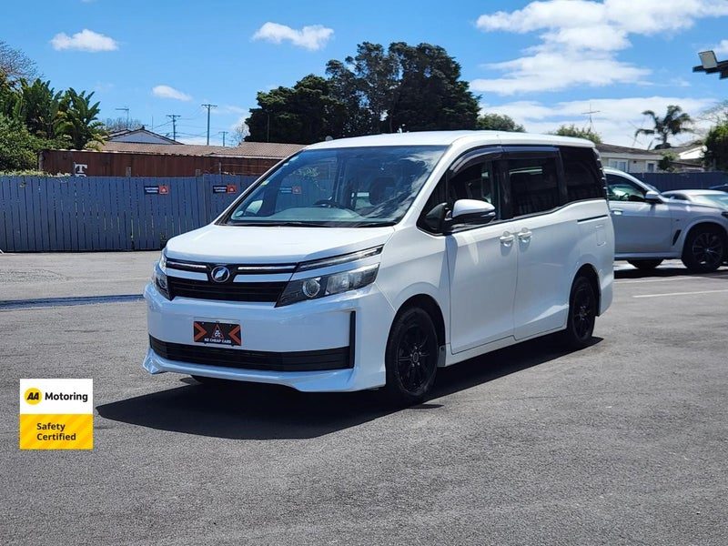 2014 Toyota Voxy 7 Seats, photo 3