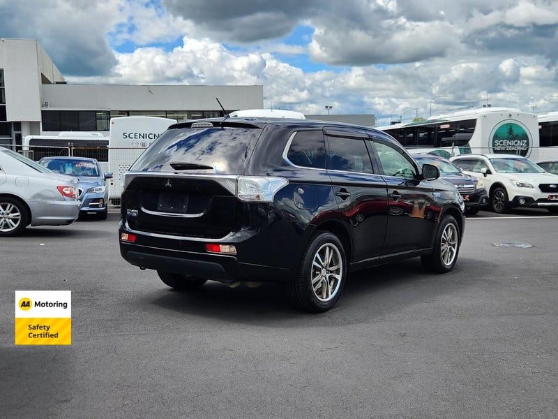 2013 Mitsubishi Outlander PHEV, photo 3