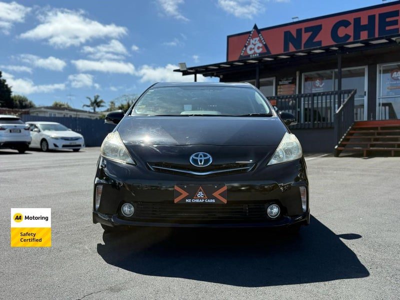 2013 Toyota Prius Alpha Hybrid, photo 2