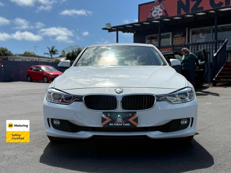 2013 BMW 320i, photo 2