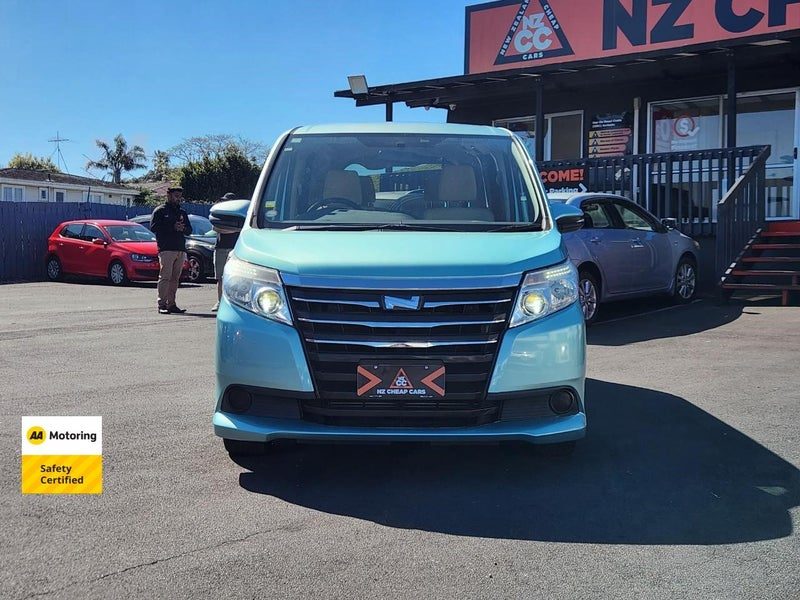 2014 Toyota Noah 7 seater, photo 2
