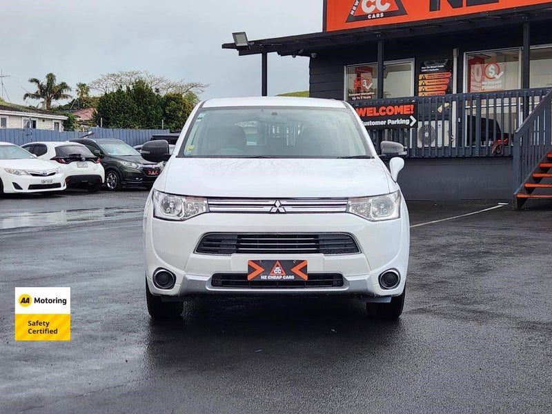 2014 Mitsubishi Outlander PHEV, photo 2