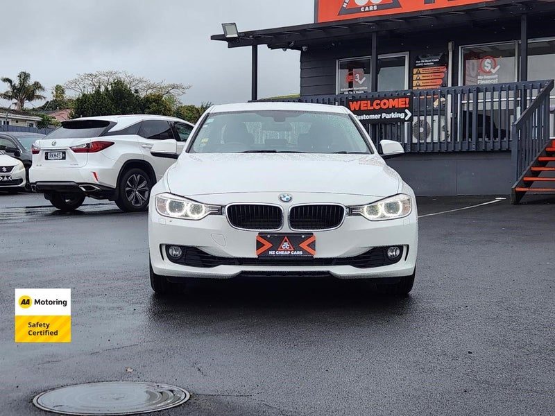 2014 BMW 320i, photo 2