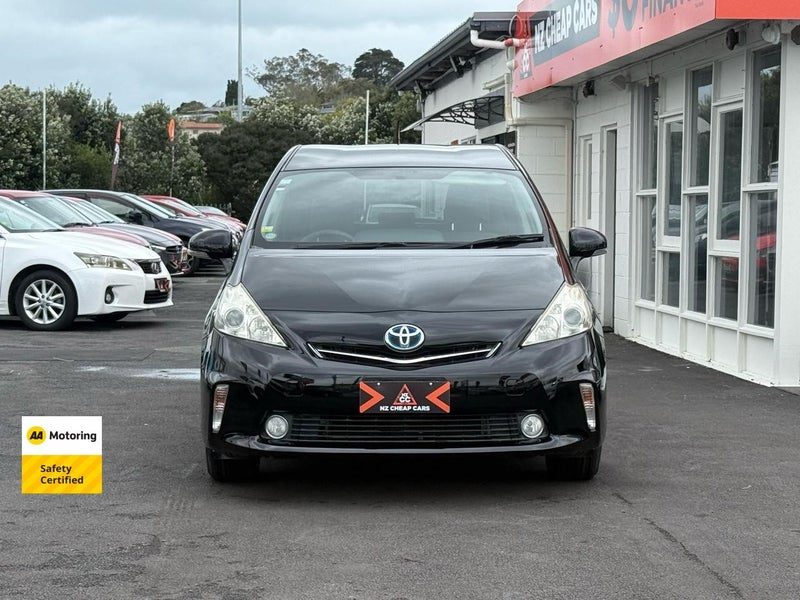 2012 Toyota Prius Alpha Hybrid, photo 2