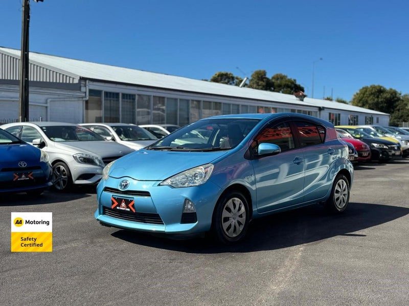 2012 Toyota Aqua HYBRID, photo 3