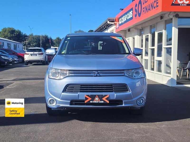 2013 Mitsubishi Outlander PHEV, photo 2