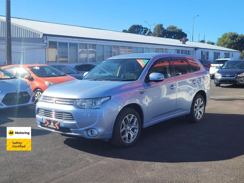 2013 Mitsubishi Outlander PHEV, photo 3