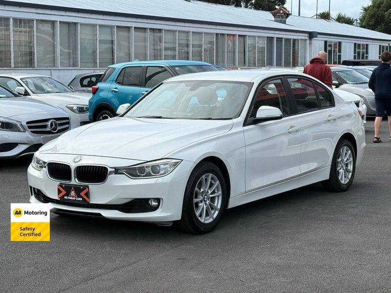 2012 BMW 320i, photo 3