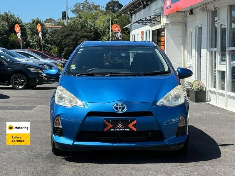2012 Toyota Aqua HYBRID, photo 2