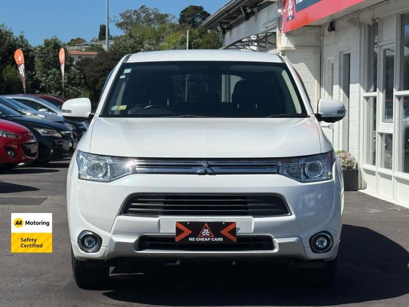 2014 Mitsubishi Outlander PHEV, photo 2