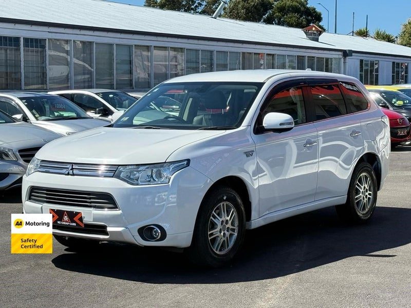 2014 Mitsubishi Outlander PHEV, photo 3