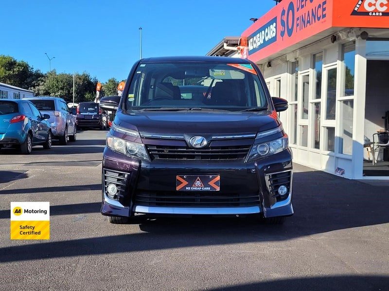 2014 Toyota Voxy 7 Seats, photo 2