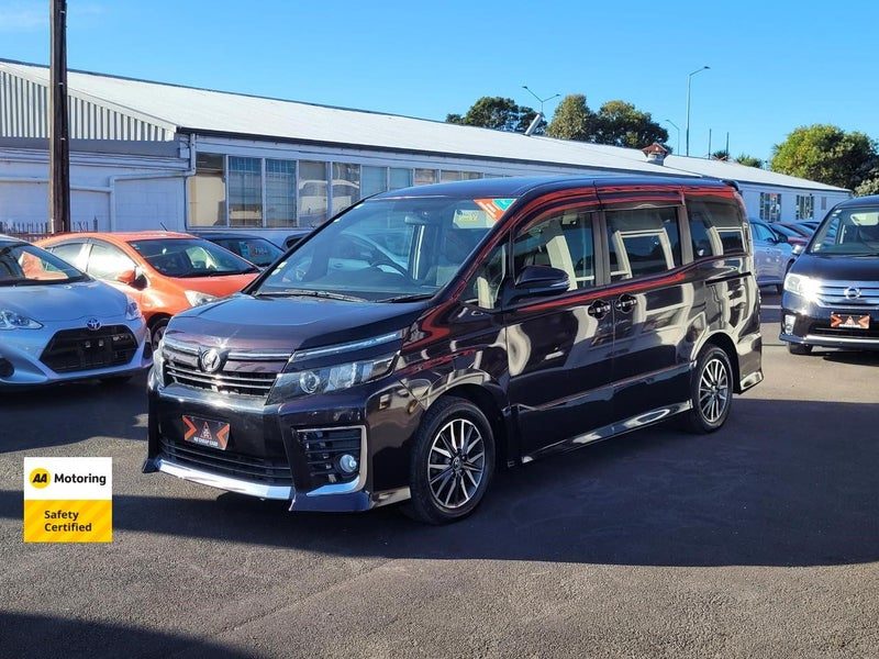 2014 Toyota Voxy 7 Seats, photo 3