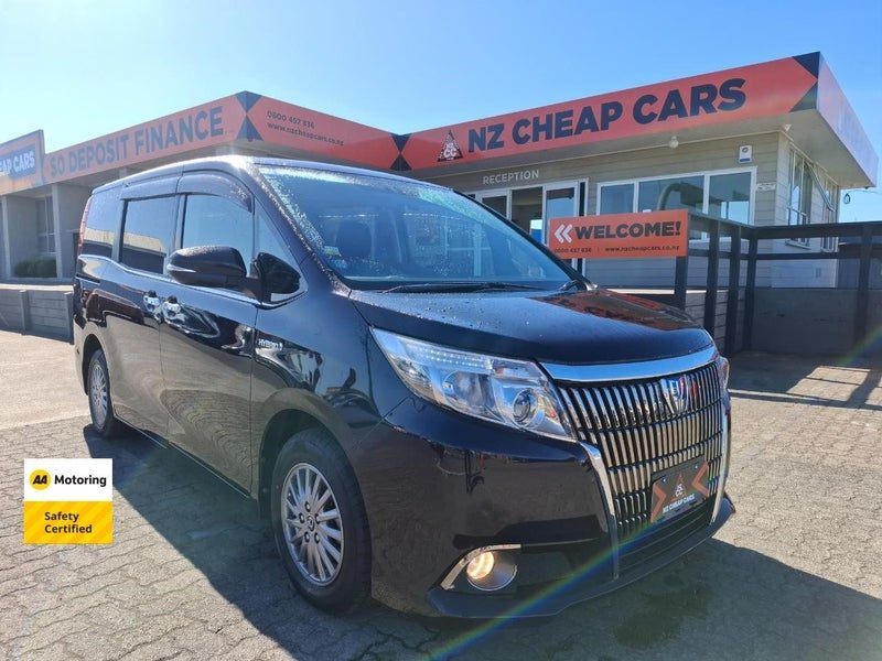 2015 Toyota Esquire 7 Seater HYBRID