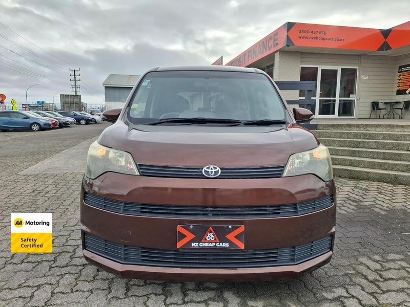 2013 Toyota Spade, photo 2