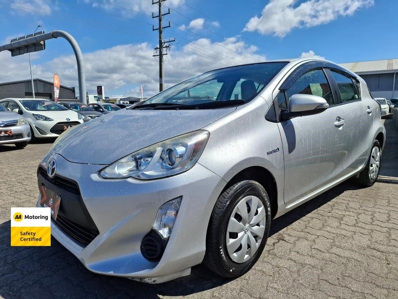 2016 Toyota Aqua Facelift Hybrid, photo 3