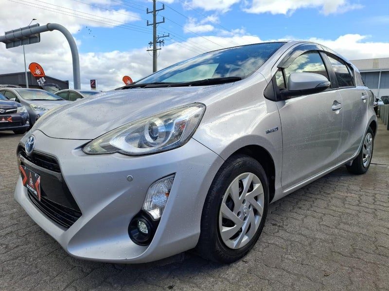 2015 Toyota Aqua Facelift Hybrid, photo 3