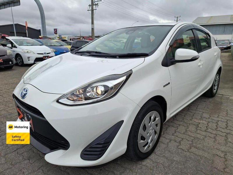 2019 Toyota Aqua New Shape Hybrid, photo 3
