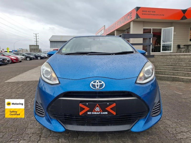 2017 Toyota Aqua New Shape Hybrid, photo 2