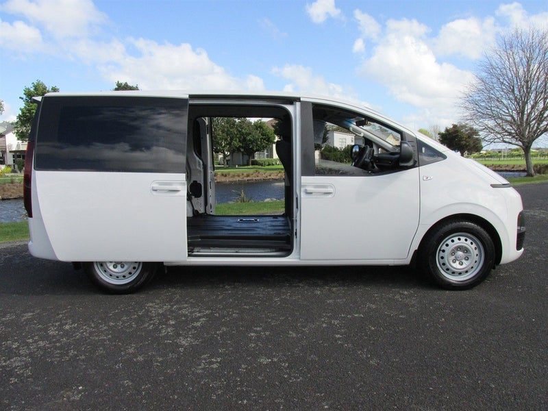 2022 Hyundai Staria Load, photo 3