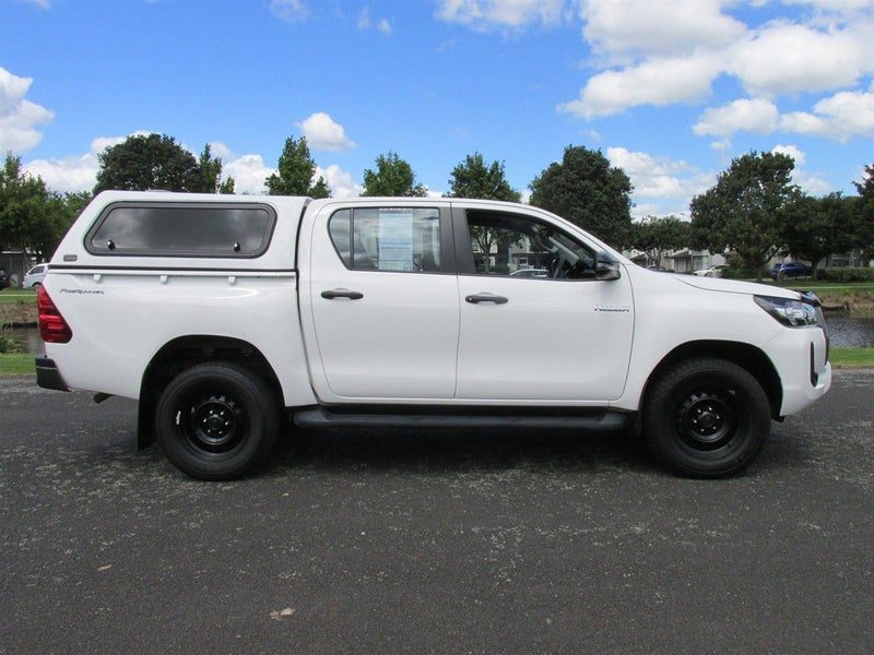 2022 Toyota Hilux SR D/Cab 4x2, photo 2
