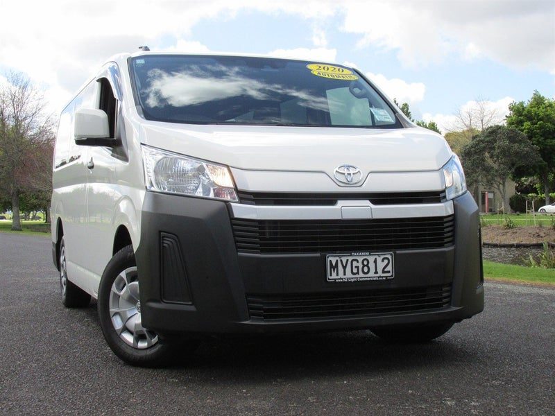 2020 Toyota Hiace ZR Minibus