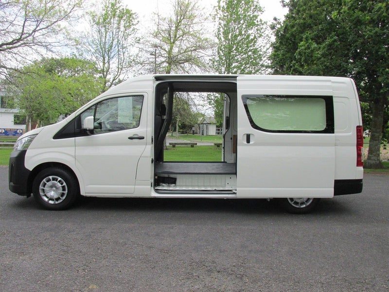 2021 Toyota Hiace ZX Jumbo, photo 2