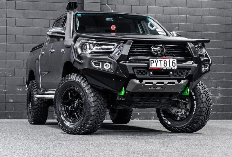 2023 Toyota Hilux 2.8TD, 4WD, SR5