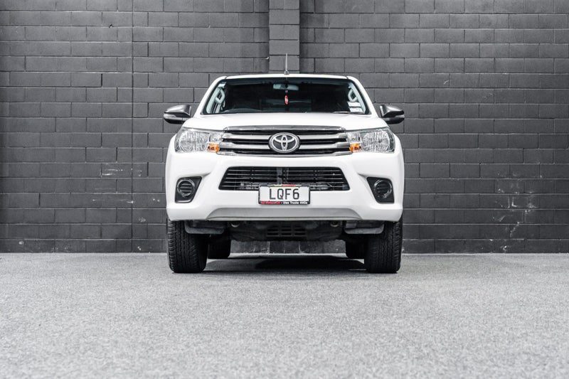 2018 Toyota Hilux 2.8TD, RWD, SR, photo 2