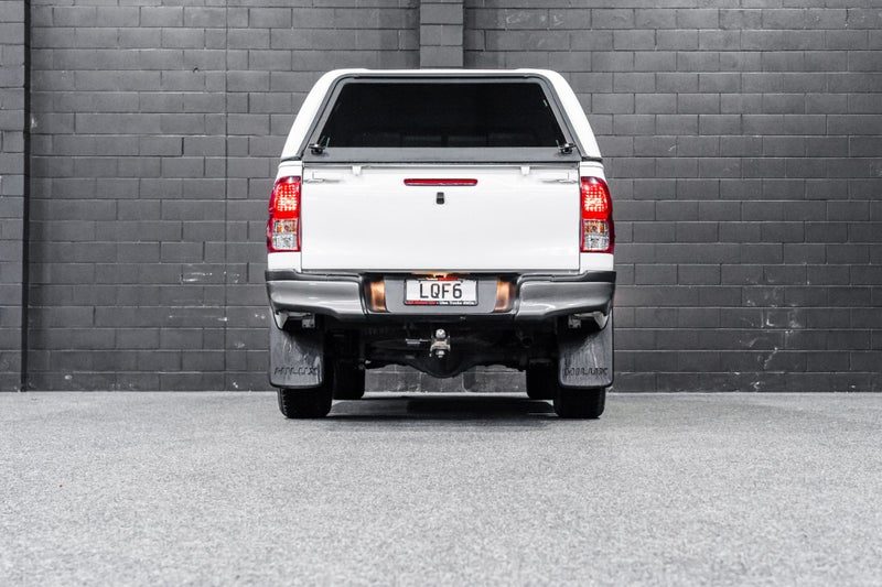 2018 Toyota Hilux 2.8TD, RWD, SR, photo 3
