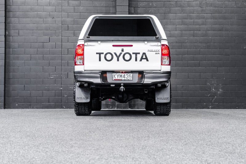 2017 Toyota Hilux 2.8TD, 4WD, SR, photo 3