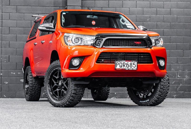2017 Toyota Hilux 2.8TD, RWD, SR5